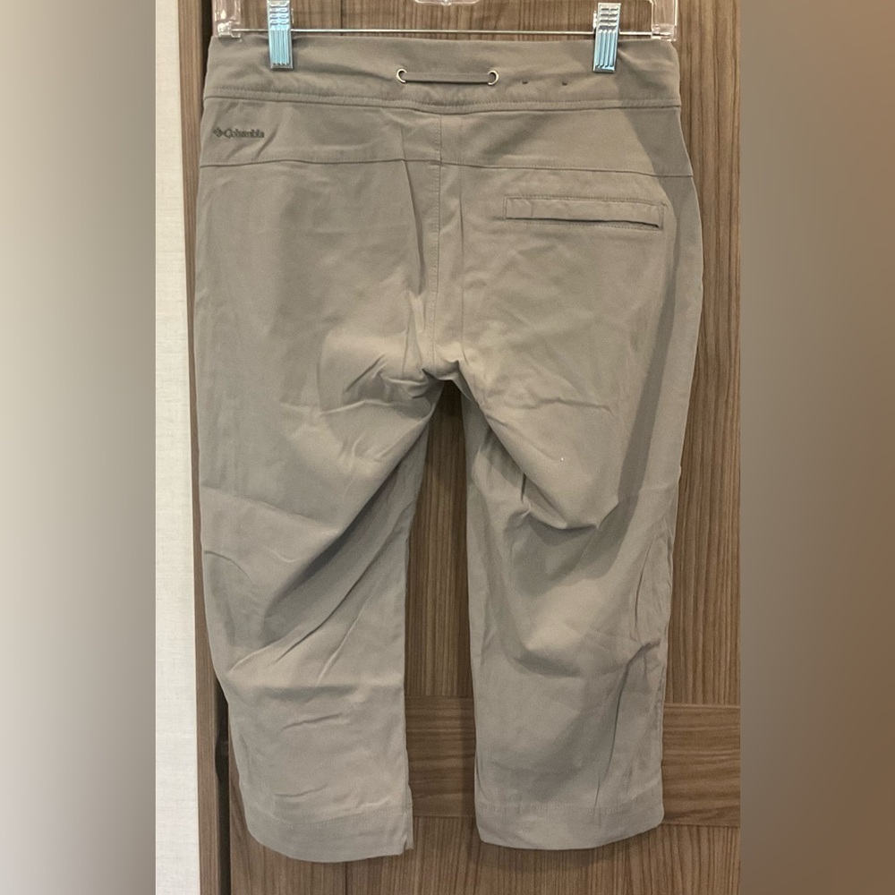 Columbia Sportswear Omni-sheil Adv. Repellency Womens Gray Capri Pants Size 2 - Picture 2 of 9